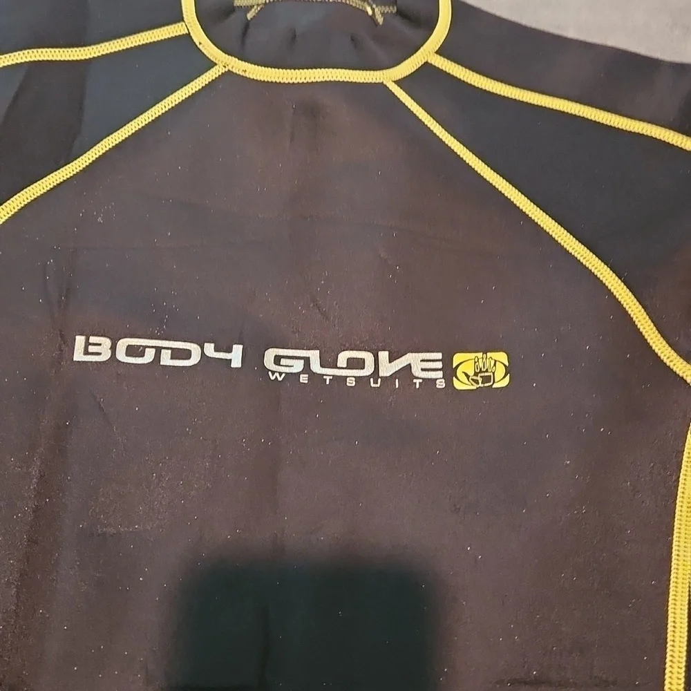 Body Glove Black and Yellow Rash Guard Swim Top